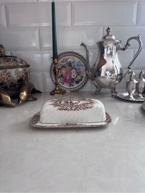 Vintage Johnson Bros Heritage Hall StaffordShire England Butter Dish